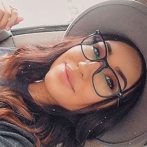 Meet your Posher, Karla